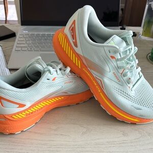 Brooks Adrenaline GTS 23 Women's Running Shoes